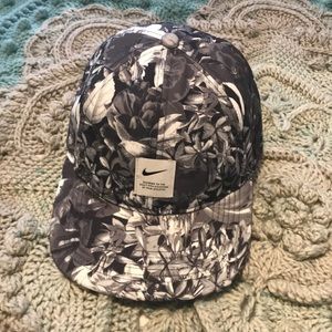 Nike Golf Dri-fit floral hat